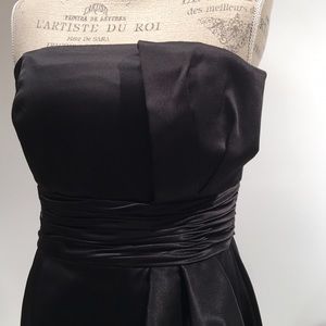 White House Black Market Strapless